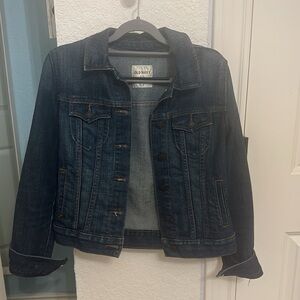 Old Navy classic denim dark w/ pockets
Size small